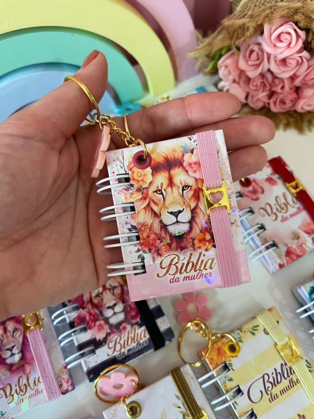 Pack 1 - Mini Bíblia Chaveiro - Infantil | Masculino | Feminino (Lina) - Imagem 7