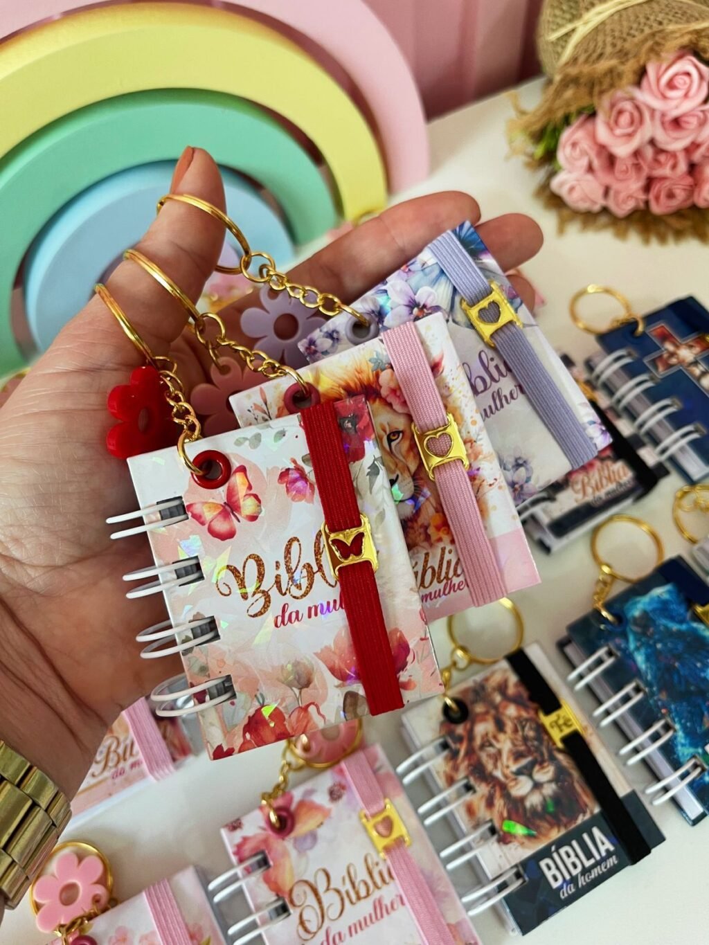 Pack 1 - Mini Bíblia Chaveiro - Infantil | Masculino | Feminino (Lina) - Imagem 8