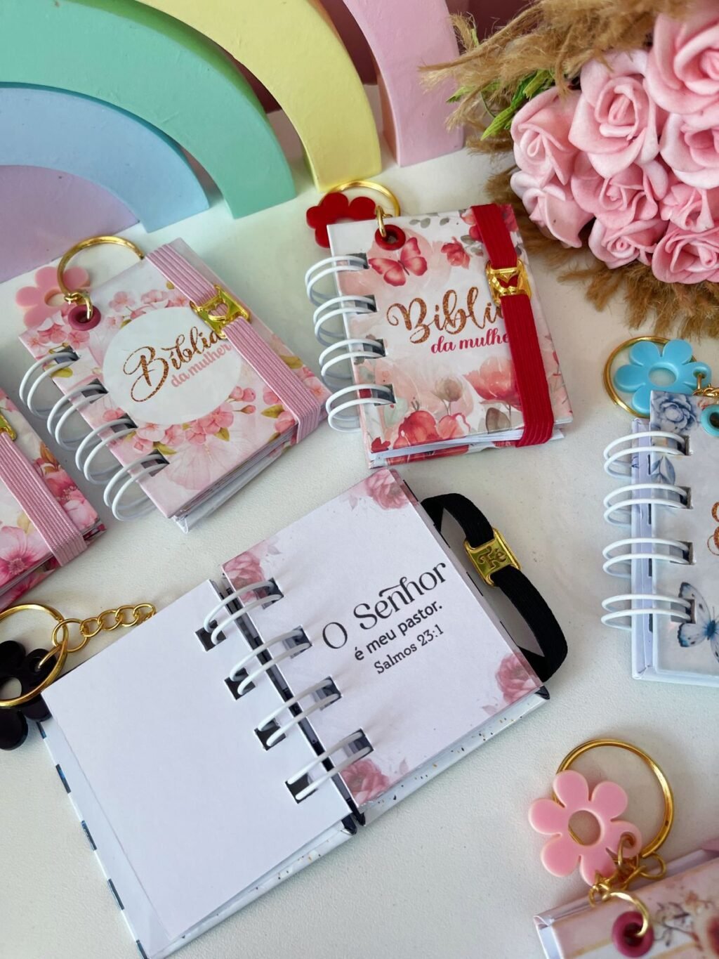 Pack 1 - Mini Bíblia Chaveiro - Infantil | Masculino | Feminino (Lina) - Imagem 5