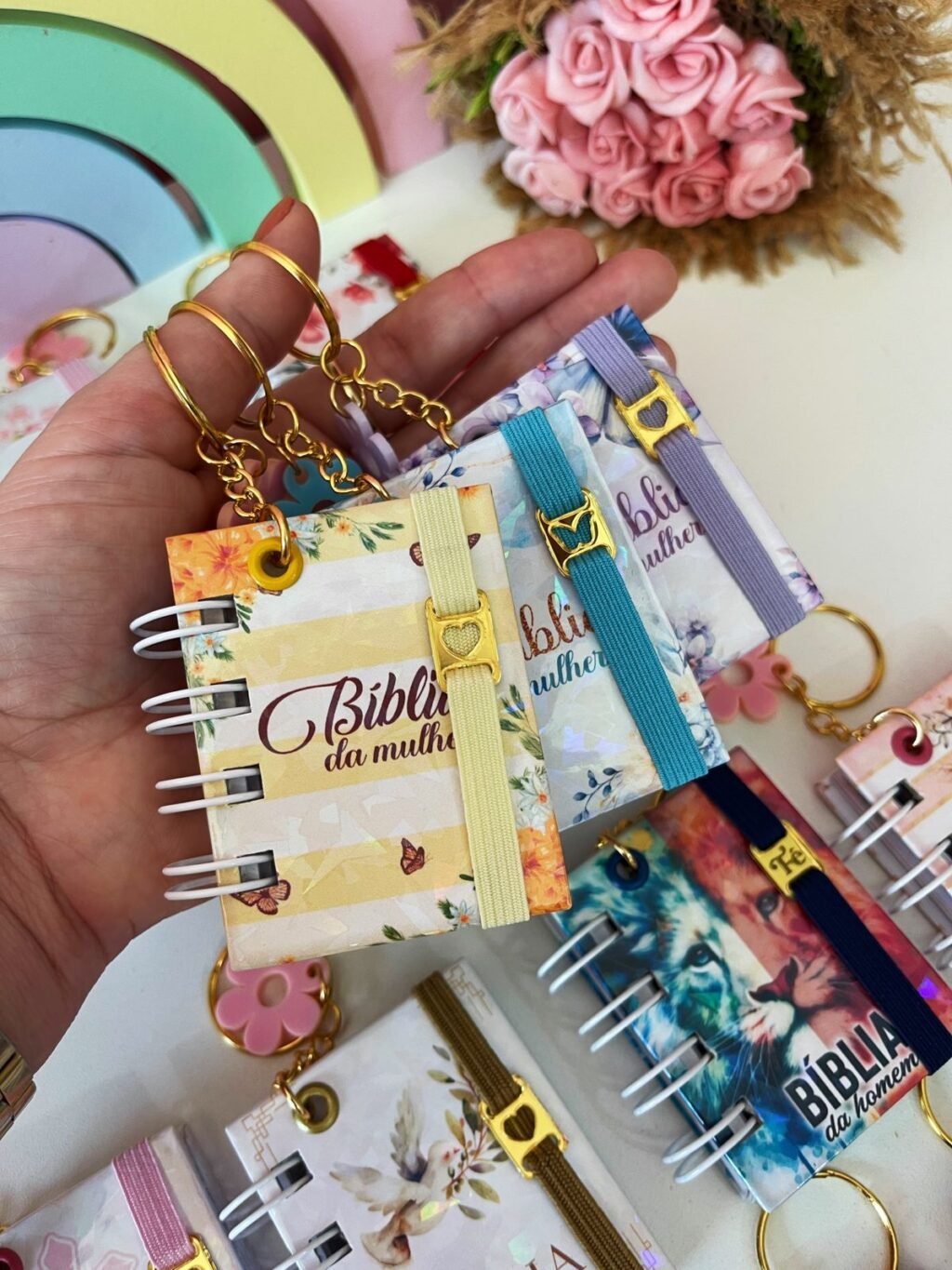 Pack 1 - Mini Bíblia Chaveiro - Infantil | Masculino | Feminino (Lina) - Imagem 11