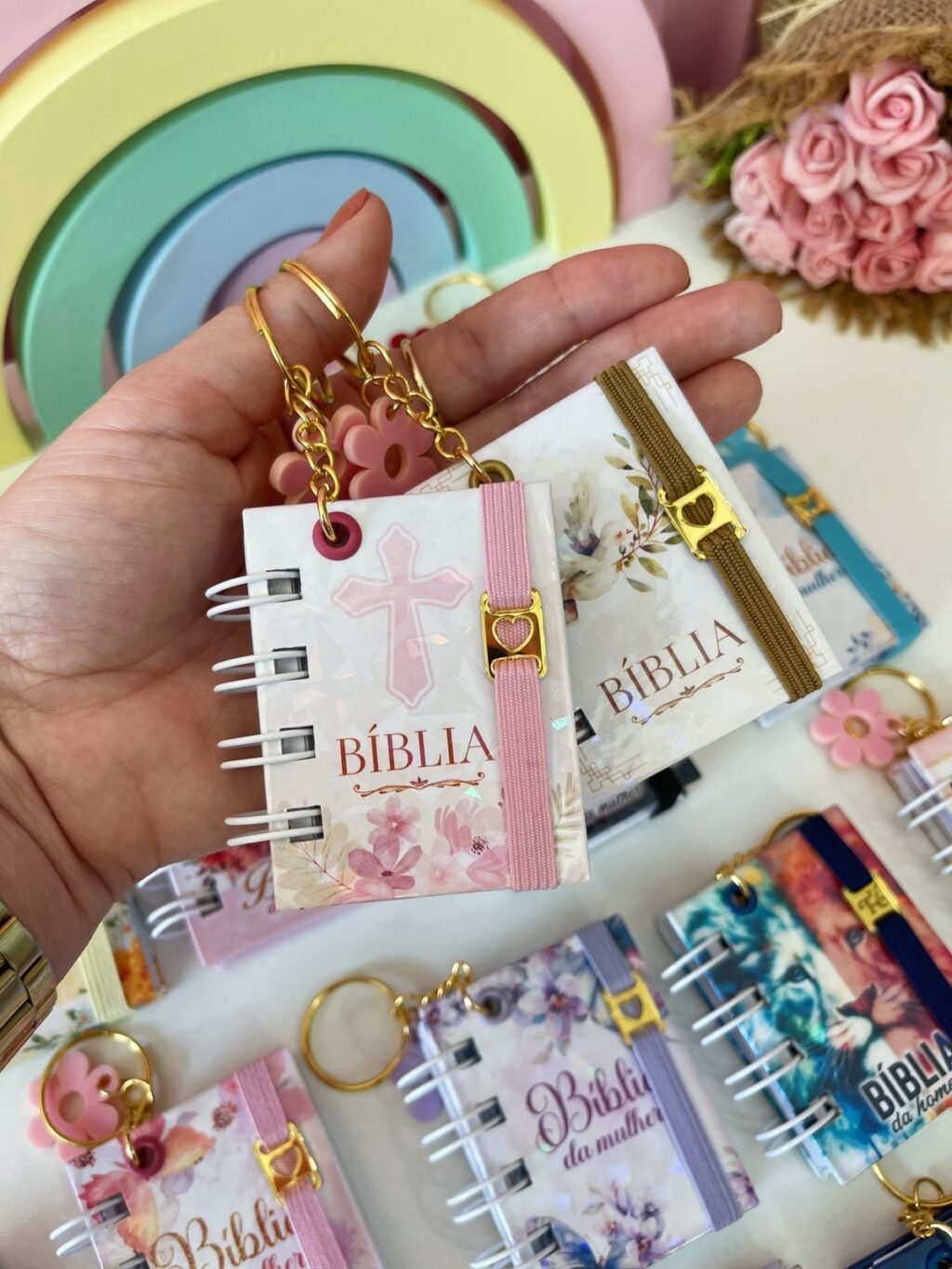 Pack 1 - Mini Bíblia Chaveiro - Infantil | Masculino | Feminino (Lina) - Imagem 6