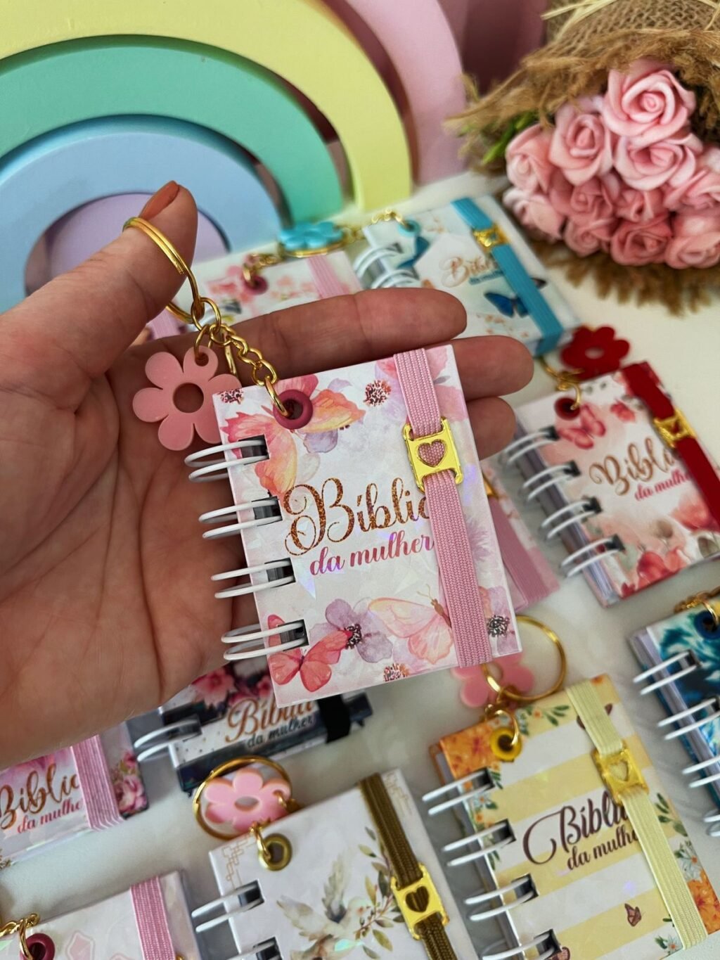 Pack 1 - Mini Bíblia Chaveiro - Infantil | Masculino | Feminino (Lina) - Imagem 20