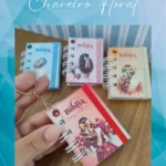 Chaveiro Mini Bíblia Floral