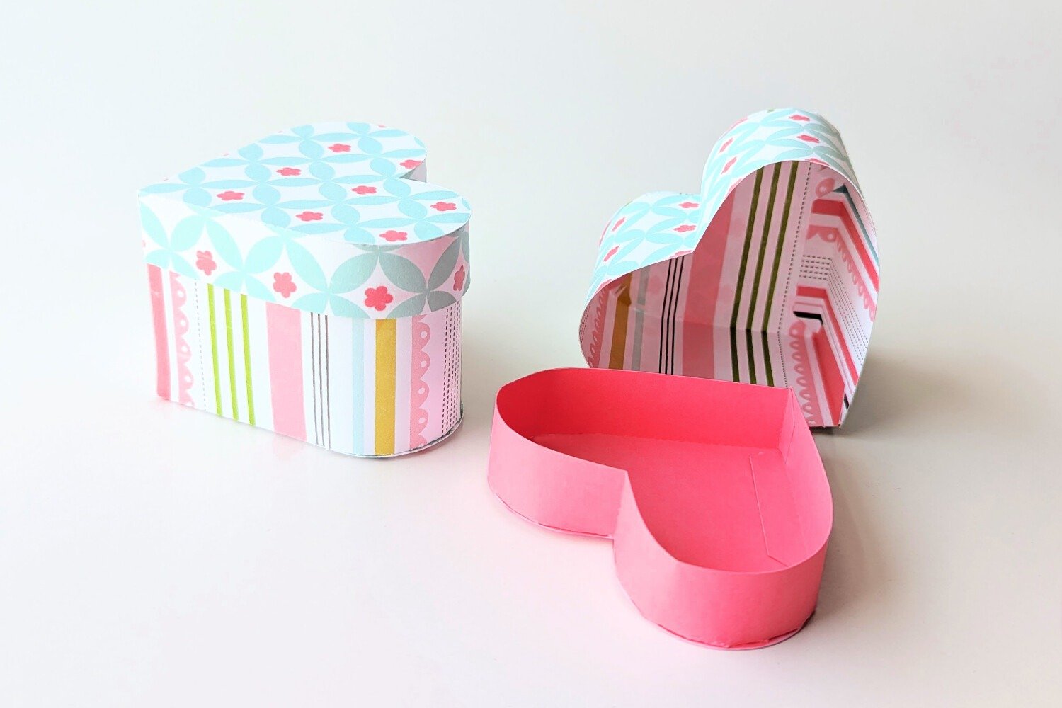 Valentines-Day-Heart-Gift-Box-SVG-3D-SVG-141560528-1 Molde Caixa de presente coração - Dia dos Namorados - Imagem 1