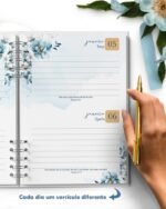 COMBO 8 Agendas 2027 e Permanente COM VERSÍCULOS e SEM VERSÍCULOS Floral Azul (Bicho Papel) - Imagem 10