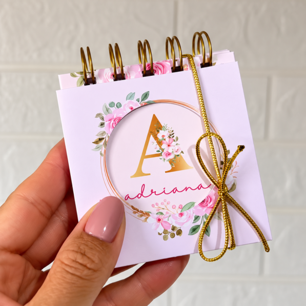 Mini Calendário Rosa com Caixa 2027