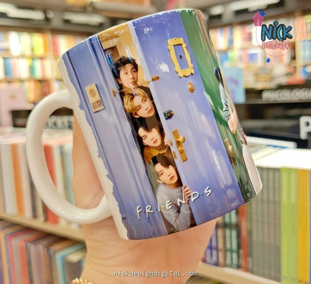 BTS versão FRIENDS - Arte Avulsa Caneca - Imagem 1